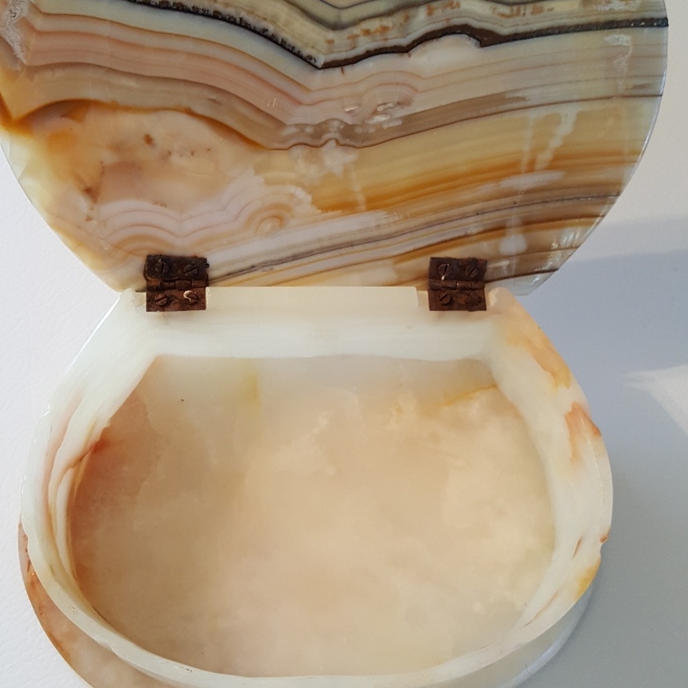 Vintage Alabaster Stone Shell Storage - Picture 6 of 8